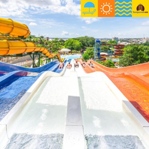 Piazza com acesso ao Acqua Park temporada Cn luciana in Caldas Novas, Brasil