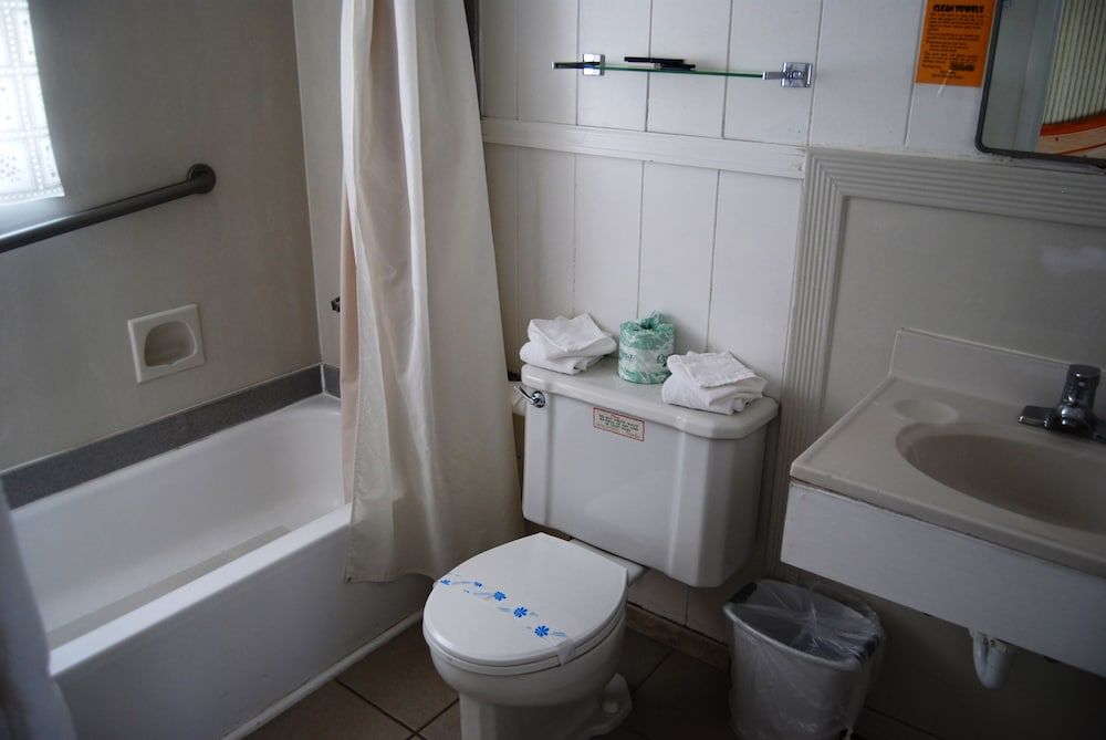 Redwood Motel - photo 13
