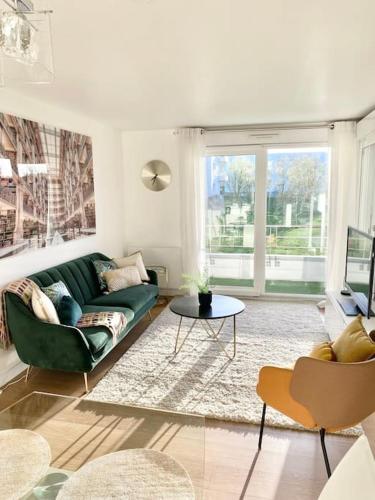 Le Domaine Reserve Parking Et Ecrin de Verdure in Amiens, France