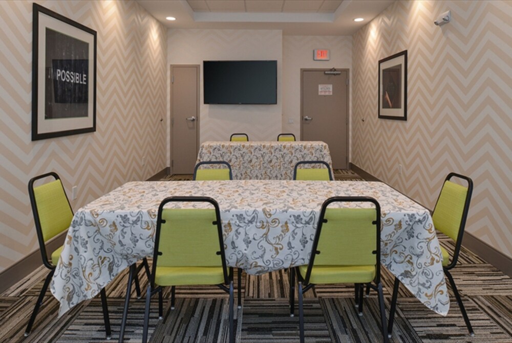 Holiday Inn Express & Suites Shippensburg by IHG - photo 63