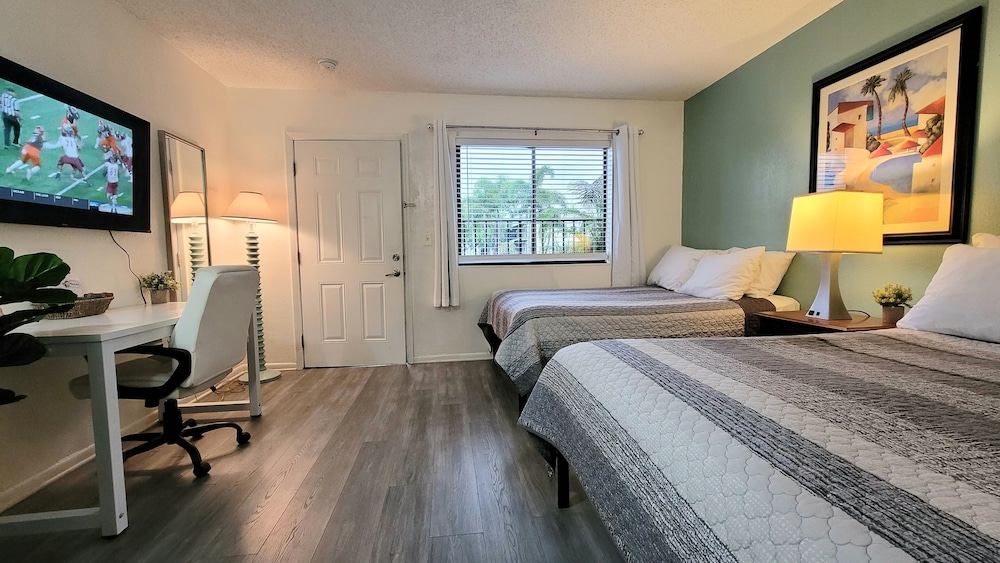 Sunny Palms Inn - photo 15