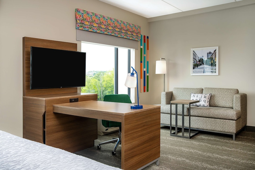 Hampton Inn & Suites Raleigh Midtown - photo 24
