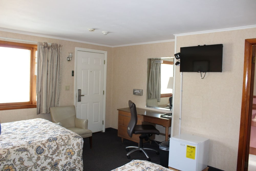 Elm Motel - photo 11