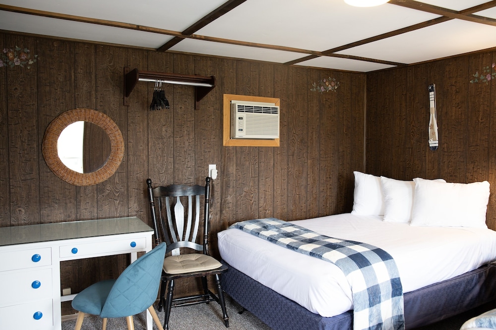 Isleview Motel and Cottages - photo 27