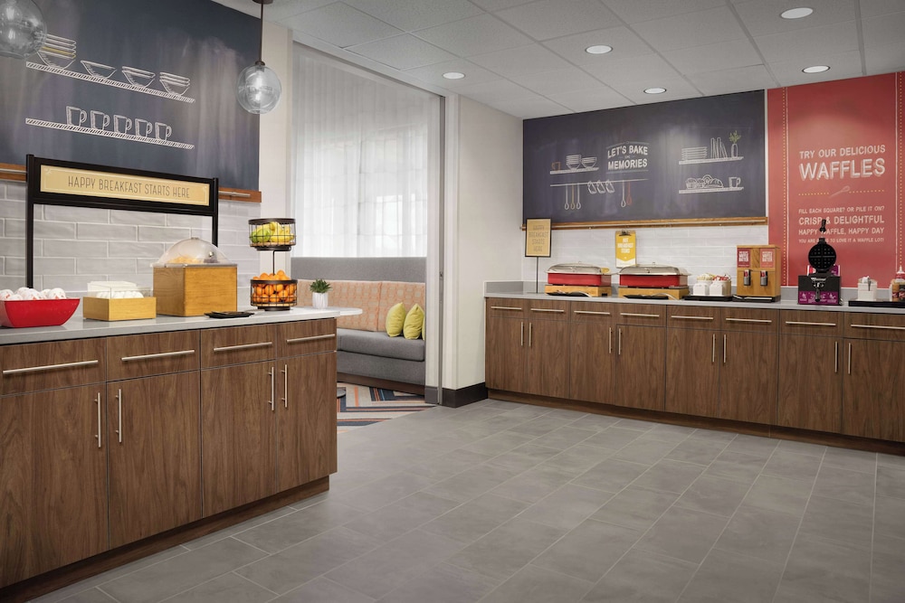Hampton Inn & Suites Williston - photo 34