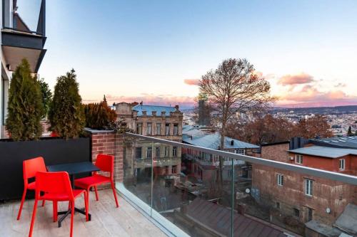 Stylish 2 BR 2 Balconies Apartment In Old Tbilisi