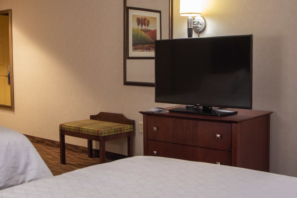 Holiday Inn Express Yreka Shasta Area by IHG - photo 3