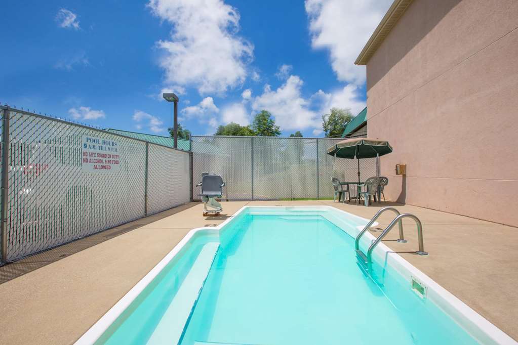 Howard Johnson by Wyndham Beckley - photo 4