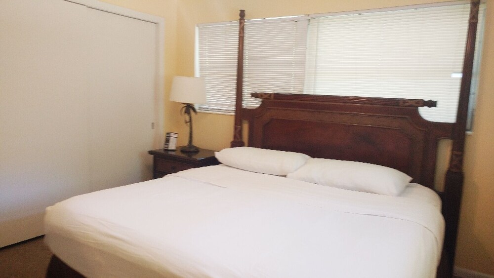 Flamingo Inn Bayside Suites - photo 9