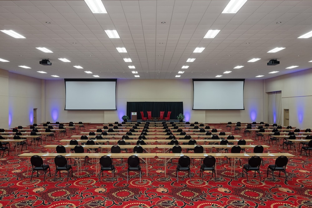 Holiday Inn Des Moines Airport Conf Center by IHG - photo 61