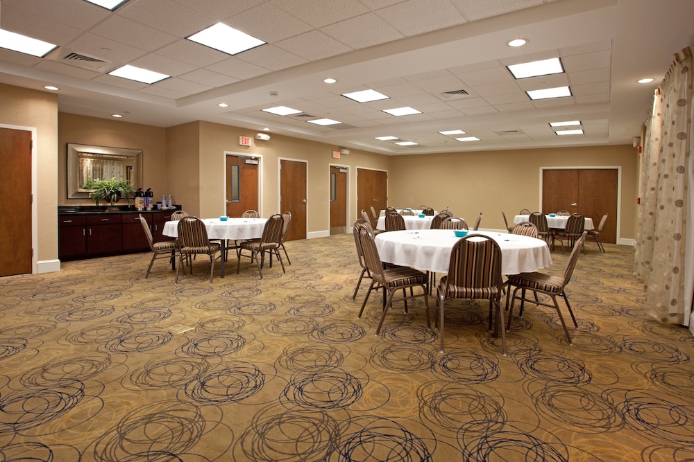 Holiday Inn Express Pembroke by IHG - photo 60