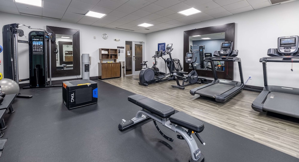 Hampton Inn & Suites Greensboro Coliseum Area - photo 61