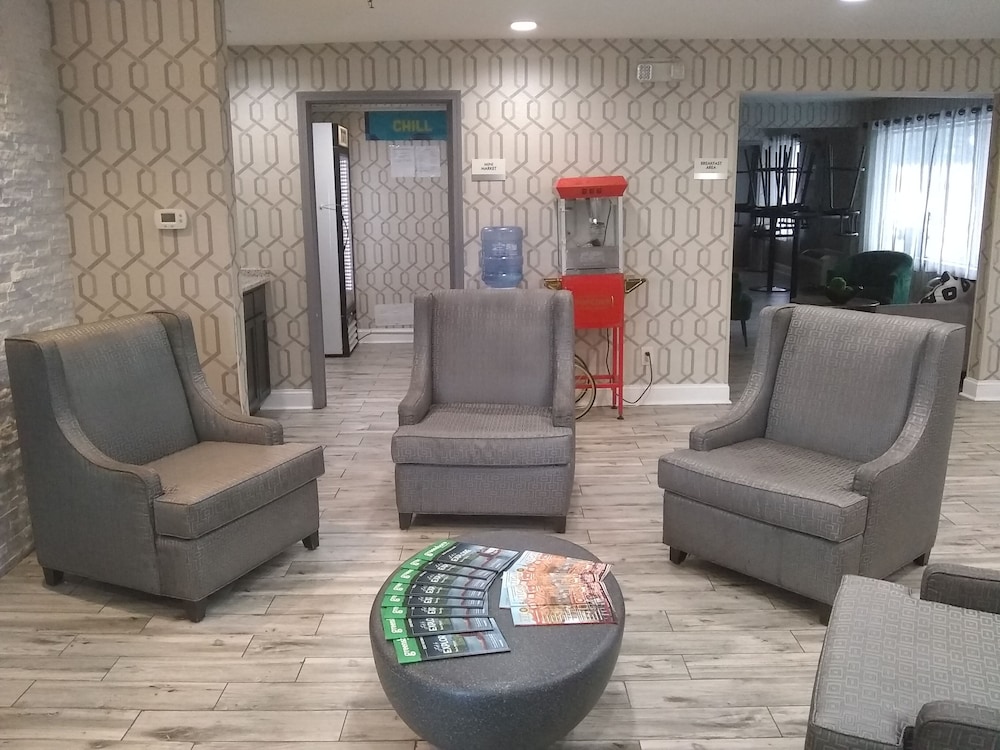 Clarion Pointe Greensboro Coliseum Area - photo 7