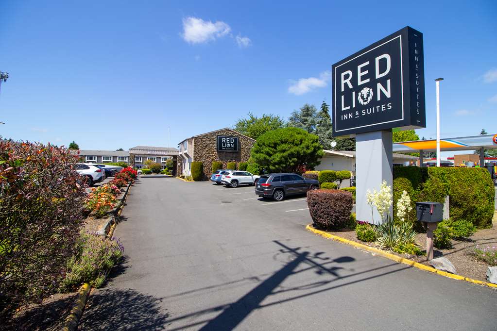 Red Lion Inn & Suites Vancouver - photo 8
