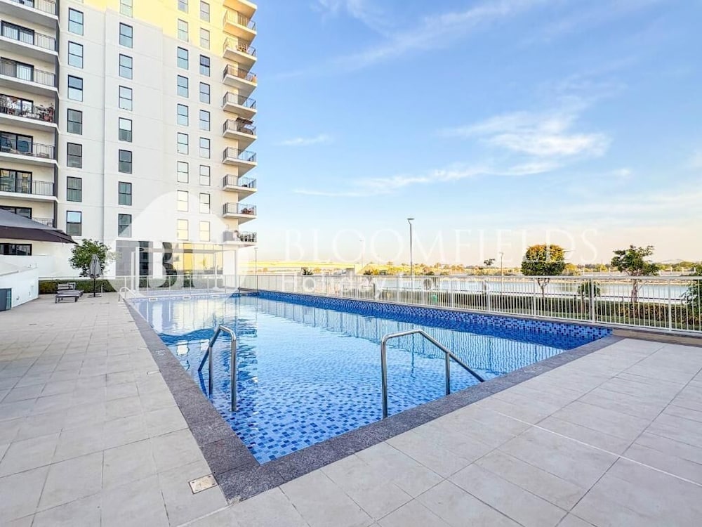 Bloomfields 1br Deluxe in Water Edge — 4-Star Luxury Hotel in Abu Dhabi, United Arab Emirates