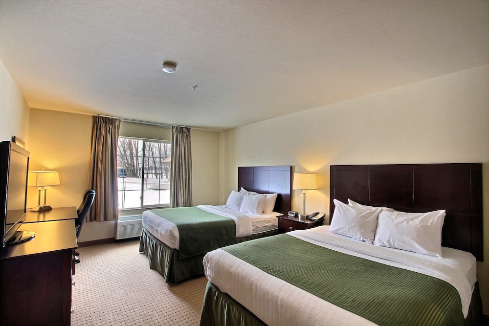 Cobblestone Inn & Suites Brillion - photo 23