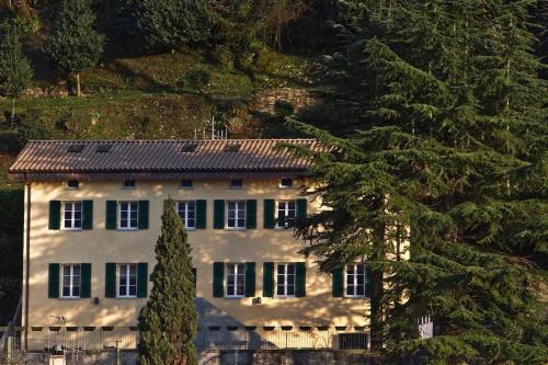 Rosa dei Venti Lake view Apartments & Suites — 4-Star Luxury Hotel in Bellano, Italy