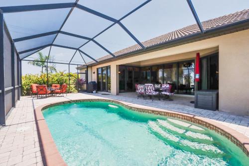 Villa Jade — 4-Star Luxury Hotel in Cape Coral, United States