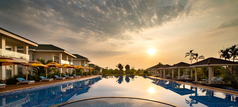 Gold Coast Hotel Resort & Spa in Kwang Binh, Vietnam