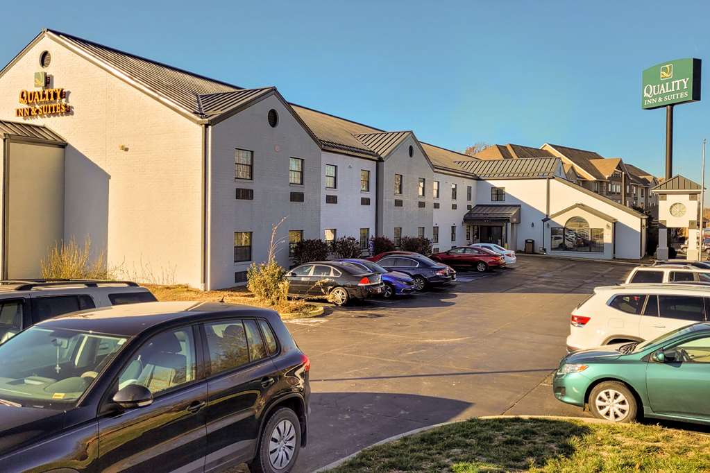 Quality Inn & Suites Columbia I 70 — hotel near Columbia Regional Airport
