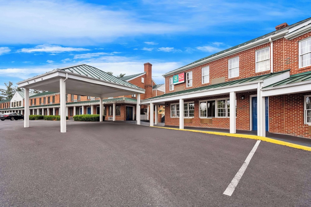 Econo Lodge Waynesboro Skyline Drive - photo 25