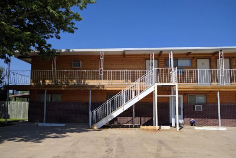 Love Hotels Western Holiday by OYO at Harlan Lake NE - photo 31