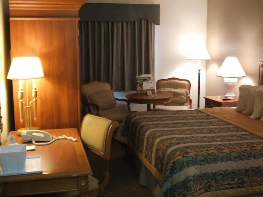 A Victory Hotel Southfield - photo 18