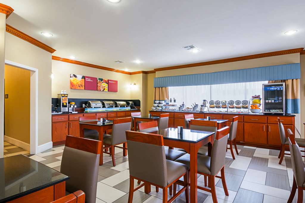 Comfort Suites Lake Charles - photo 33