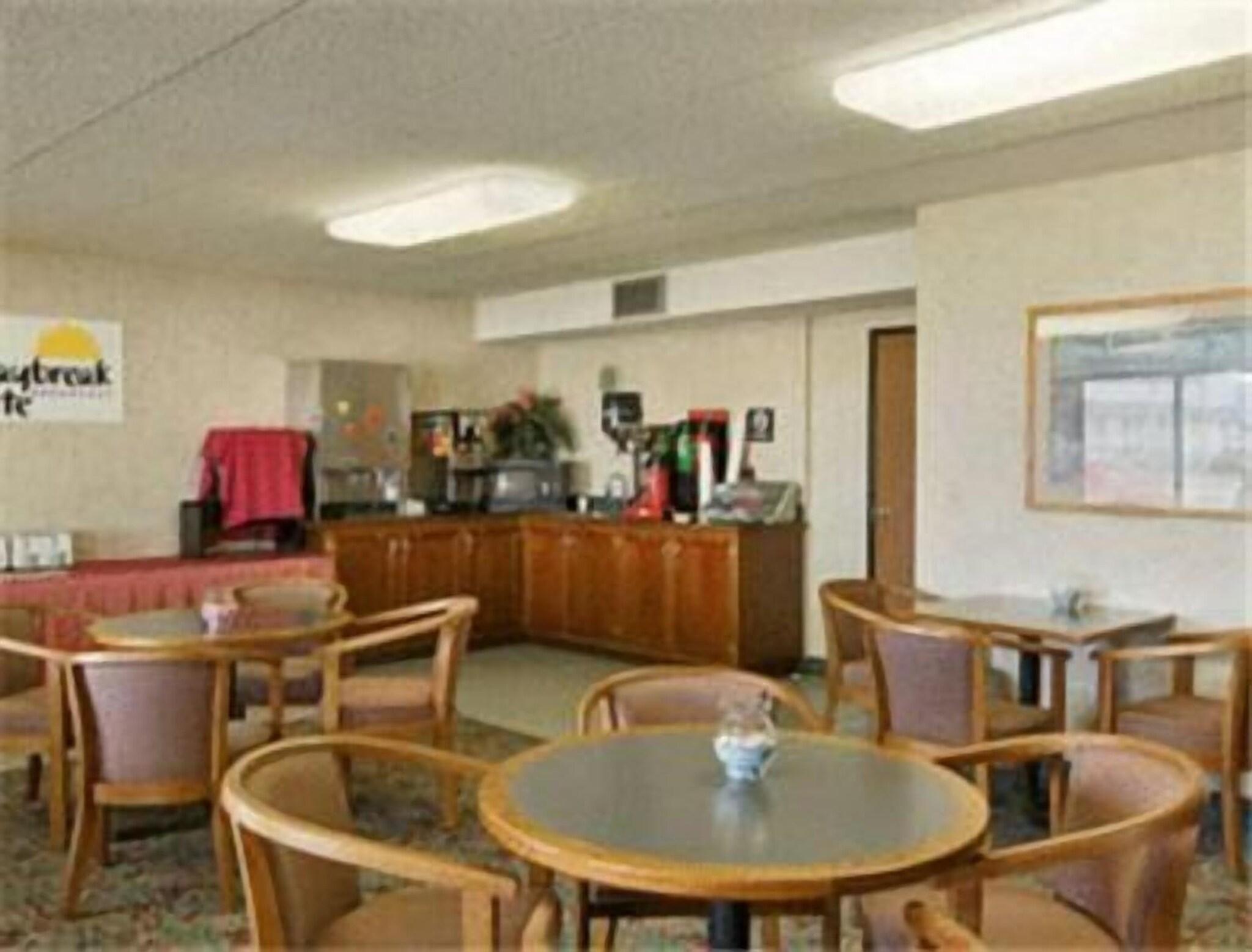 Sunset Inn & Suites - photo 18