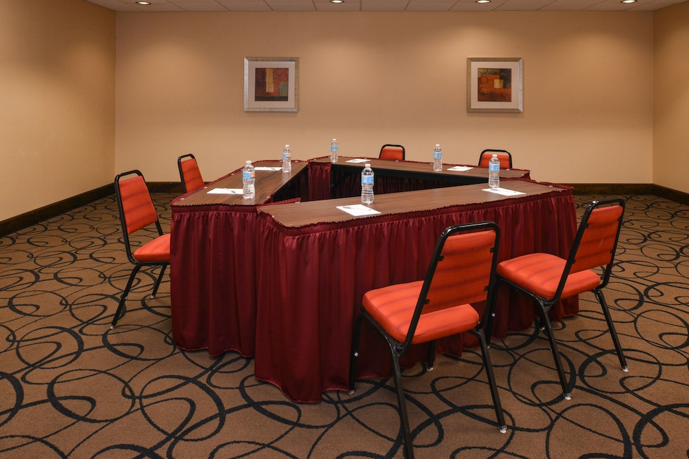 Hampton Inn Milford - photo 52