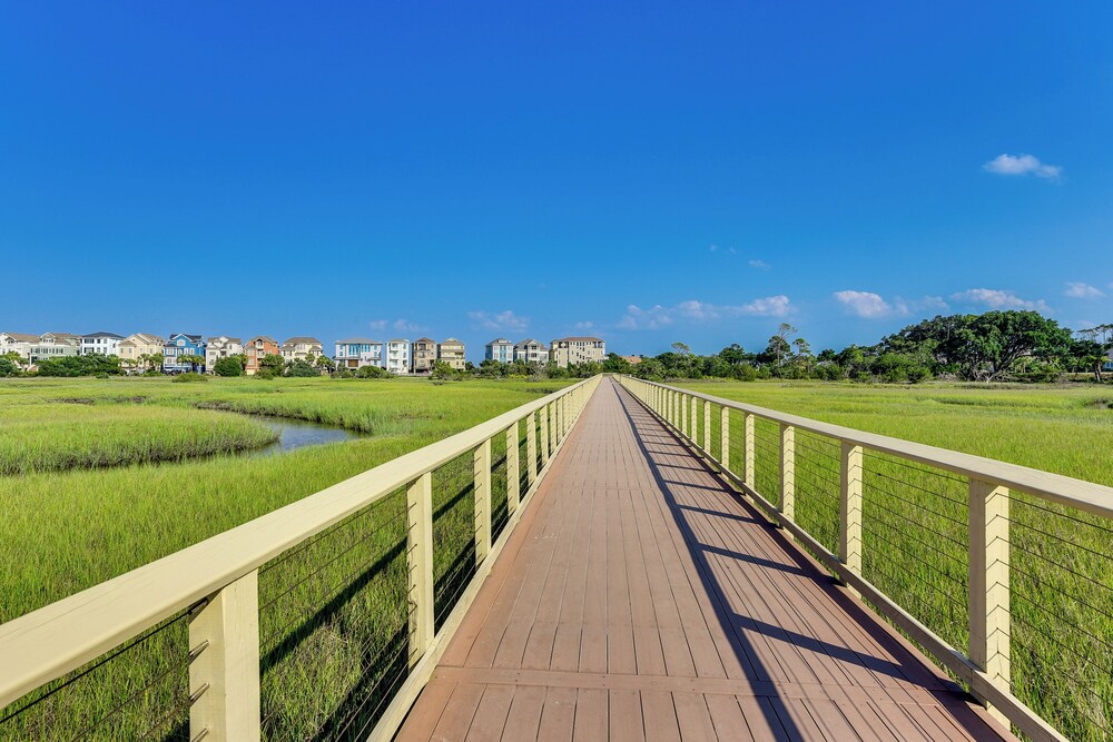Walk to Beach Hilton Head Resort Condo with Pools - photo 16