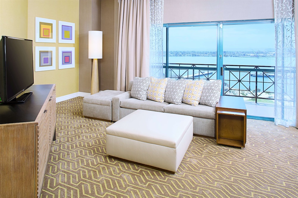Embassy Suites by Hilton San Diego Bay Downtown - photo 28