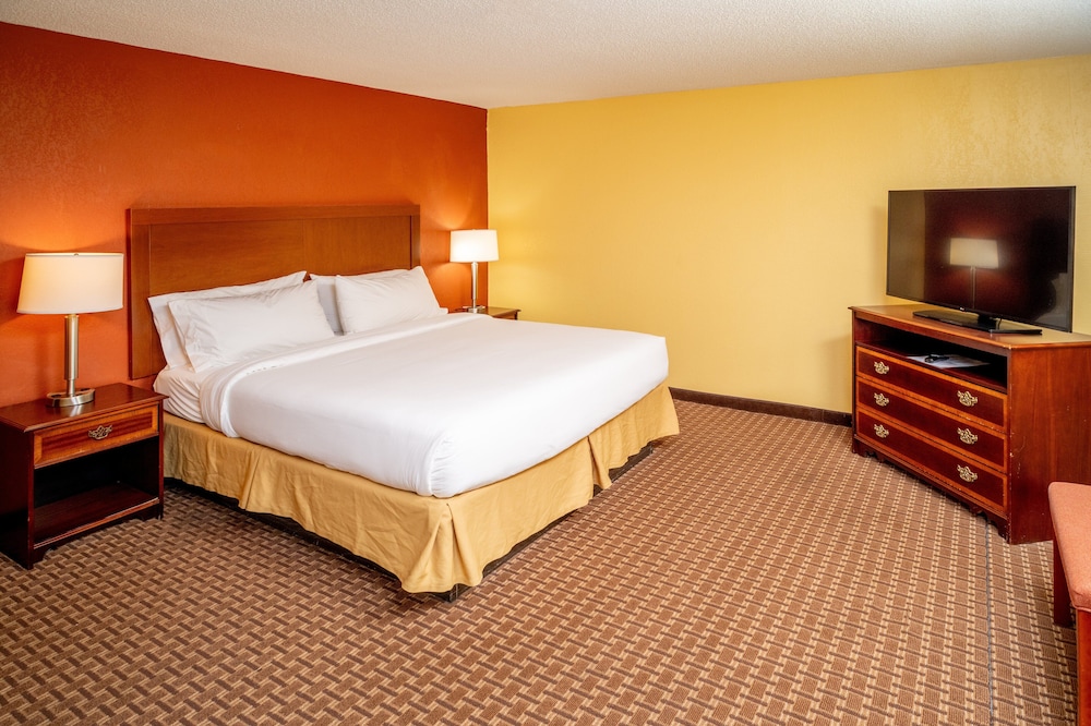 Holiday Inn Express Hotel & Suites Hazard by IHG - photo 21