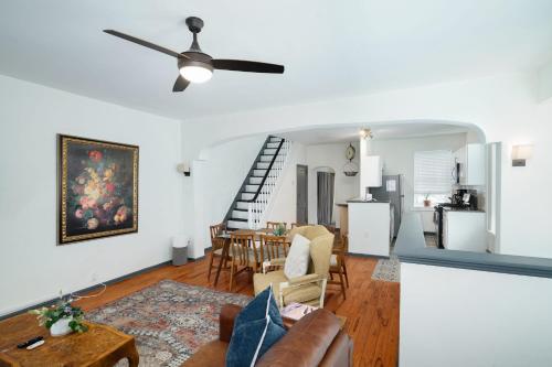 Large Bi level Apartment in Heart of Manayunk — 4-Star Luxury Hotel in Bala-Cynwyd, United States