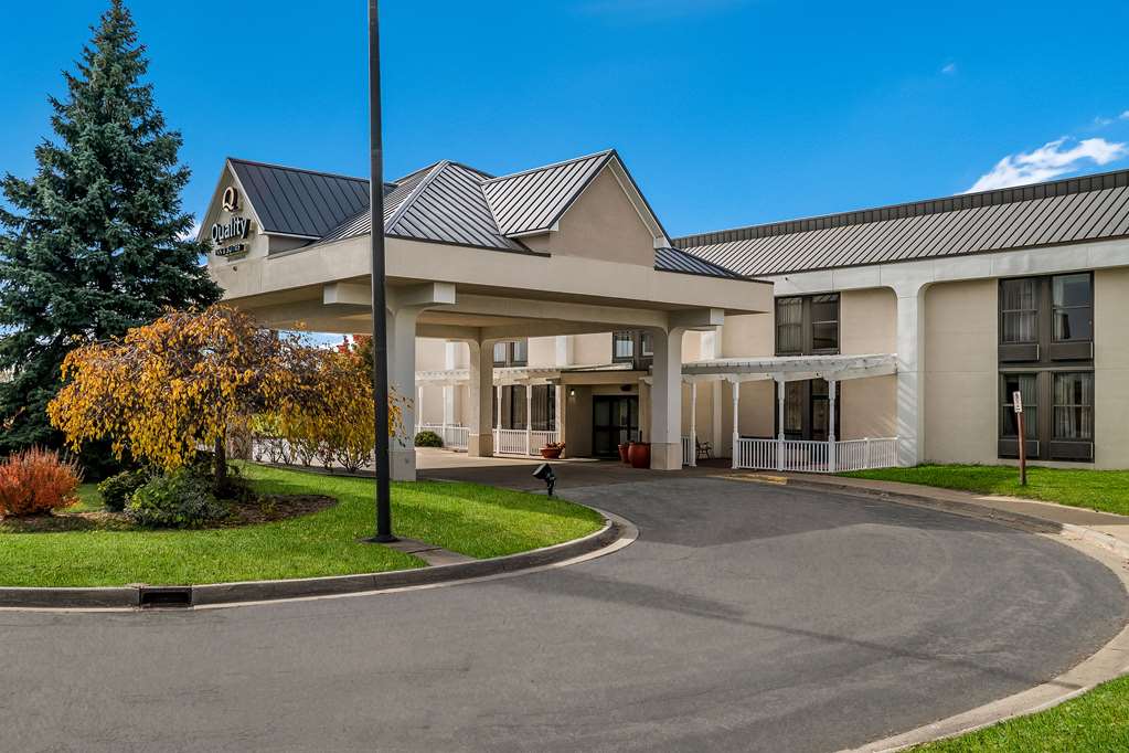 Quality Inn & Suites Saginaw - photo 2