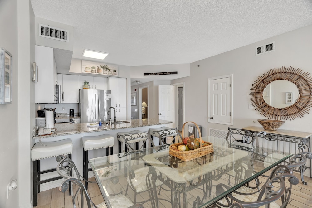Stunning Oceanfront Condo with Resort Amenities condo - photo 12