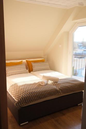 Trón Apartman — Siklos — photo 3