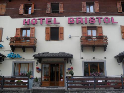 Hotel Bristol — hotel in Fiumalbo-Dogana