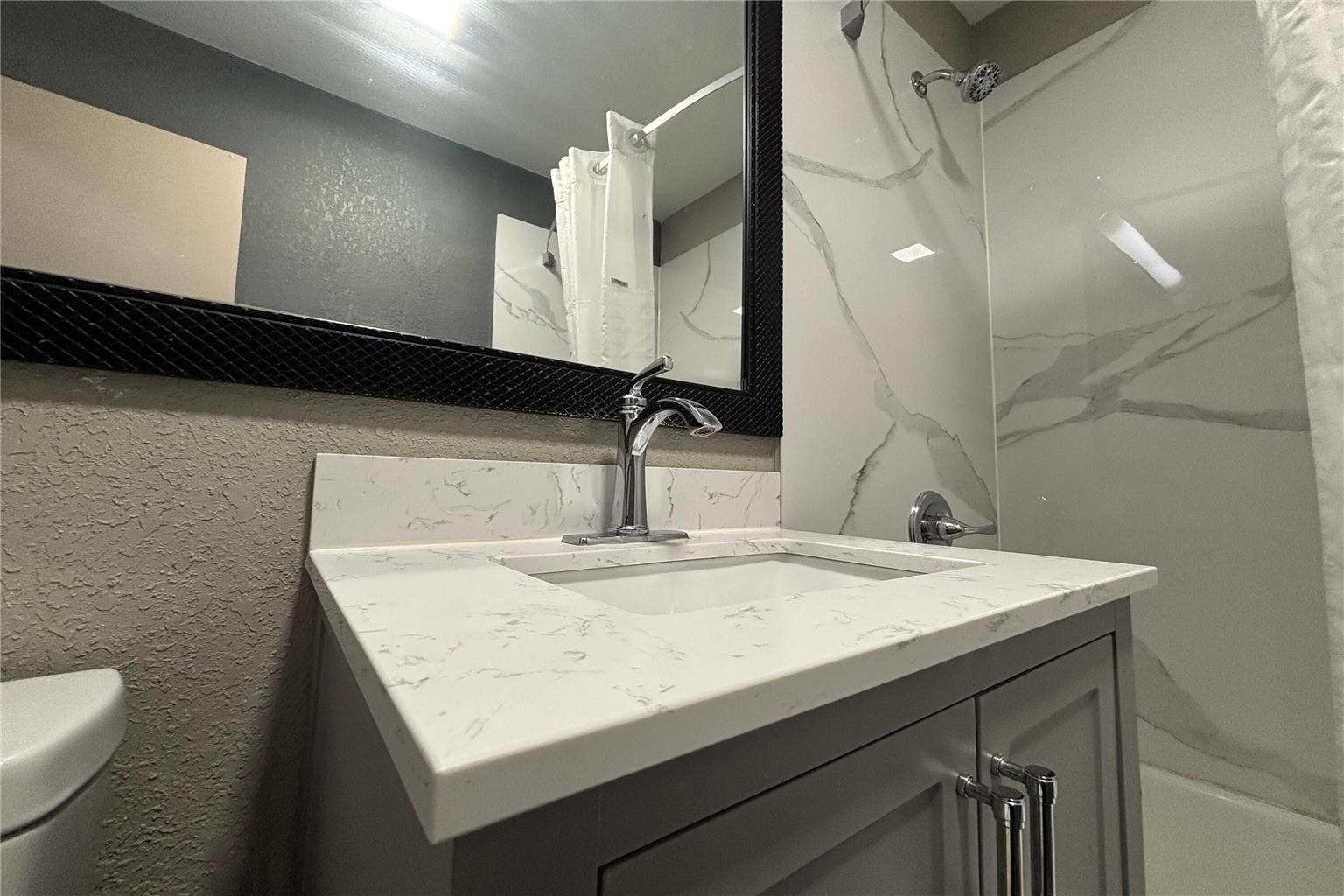 Super 8 by Wyndham Belleville St. Louis Area - photo 21