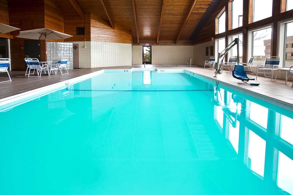 AmericInn by Wyndham Bay City - photo 10