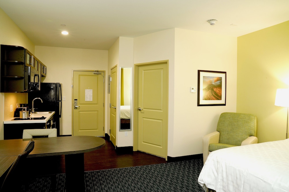 Candlewood Suites Plano North by IHG - photo 15