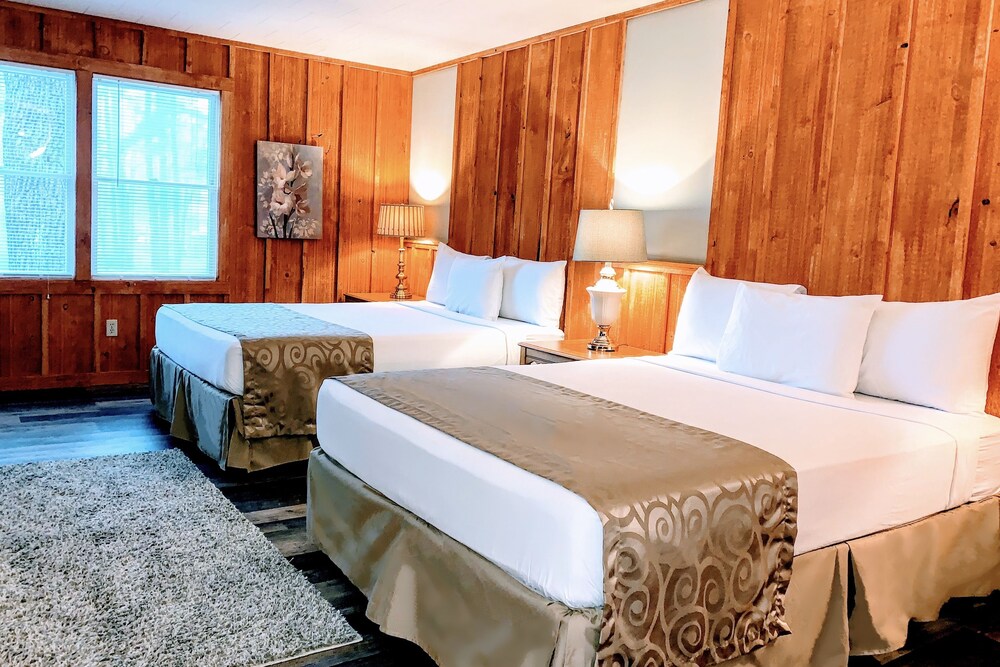 Memorytown USA - carbon neutral hotel in Mount Pocono