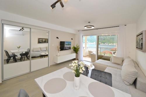 SEA VIEW apartment Dobrota Kotor — 4-Star Luxury Hotel in Dobrota, Montenegro