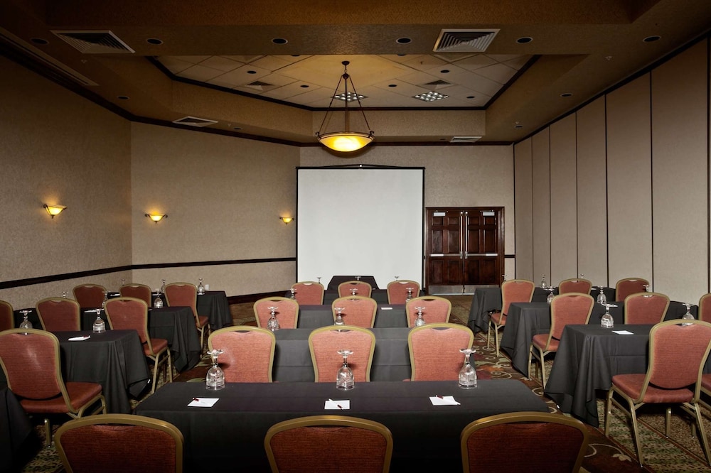 Hampton Inn & Suites Salt Lake City Airport - photo 58