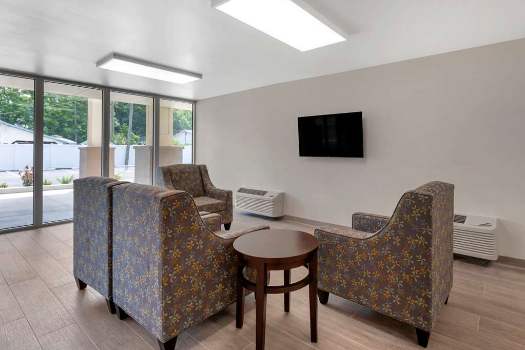 Quality Inn Saint Petersburg North Tampa Bay - photo 5