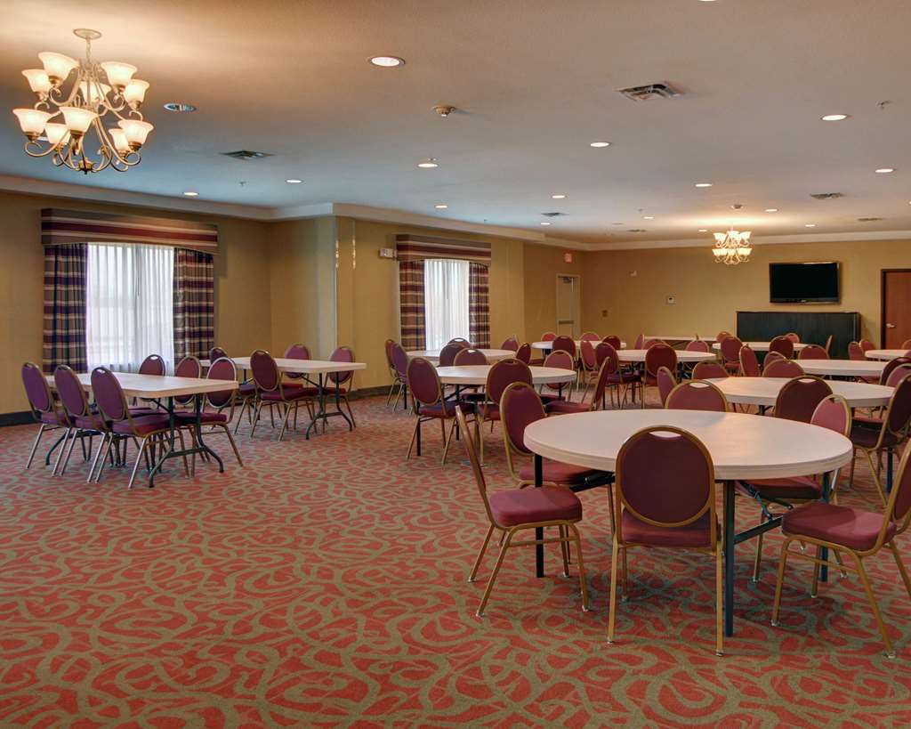 Quality Suites Near Cedar Creek Lake - photo 27