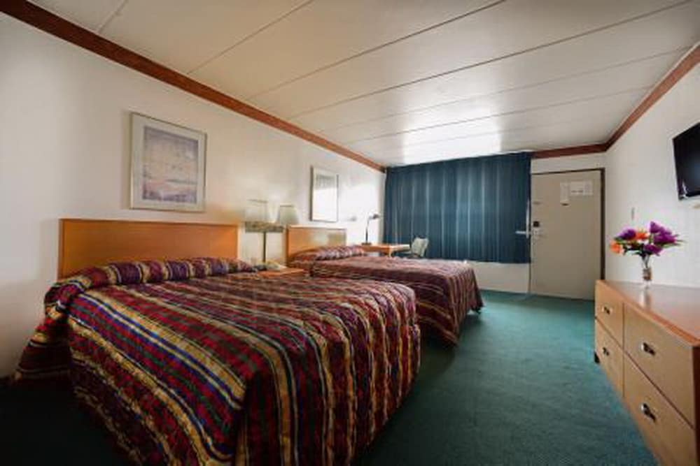 Loyalty Inn Maryville - photo 6