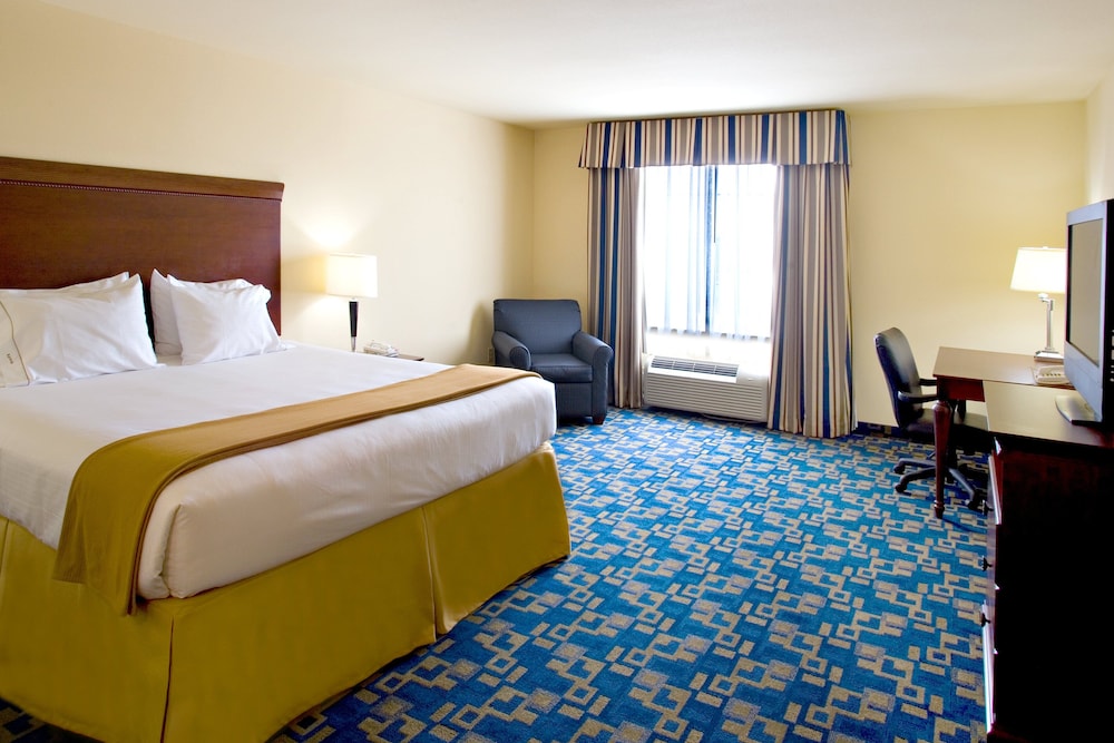 Holiday Inn Express and Suites Jourdanton Pleasant - photo 7
