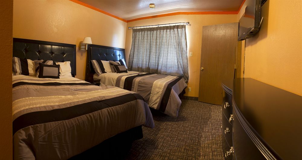 Capitol Inn & Suites - photo 9