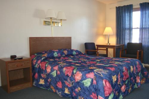 Bluffs Inn - photo 7